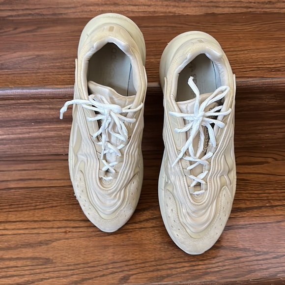 Authentic Adidas - Picture 3 of 10